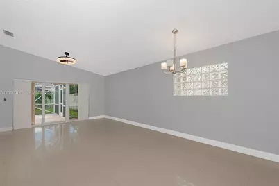 17022 NW 12th St, Pembroke Pines, FL 33028 - Photo 8