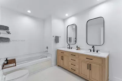 950 Brickell Bay Dr #5506, Miami, FL 33131 - Photo 18
