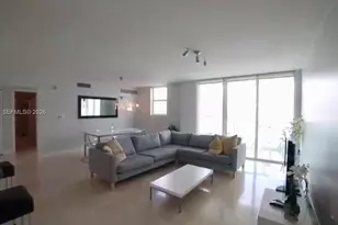 31 SE 5th St, Miami, FL 33131 - Photo 8