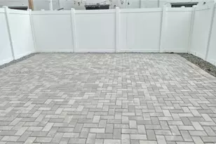 10570 W 33rd Ln, Hialeah, FL 33018 - Photo 14