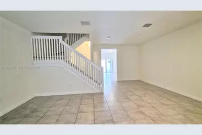 10570 W 33rd Ln, Hialeah, FL 33018 - Photo 2