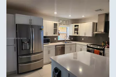1085 NE 203rd Ln, Miami, FL 33179 - Photo 6