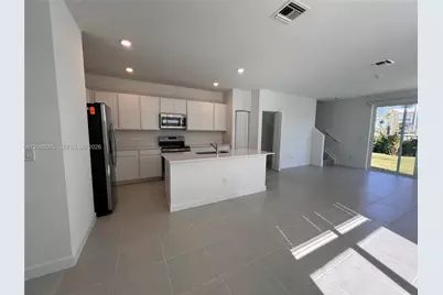 387 SE Crossoak Ln #387, Port Saint Lucie, FL 34984 - Photo 8