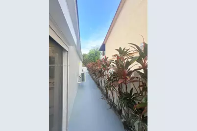 927 NW 106th Ave Cir #927, Miami, FL 33172 - Photo 12