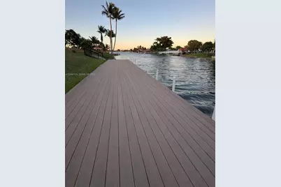 17831 NW 84th Ct, Miami, FL 33015 - Photo 12