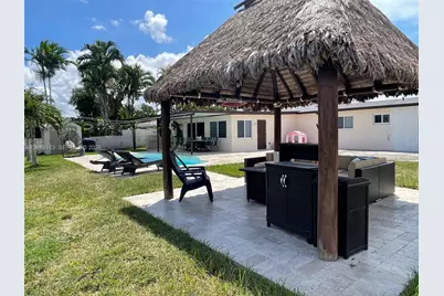 17831 NW 84th Ct, Miami, FL 33015 - Photo 10