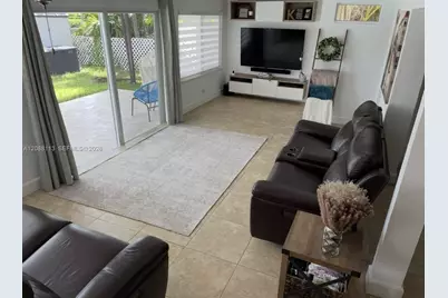 17831 NW 84th Ct, Miami, FL 33015 - Photo 18