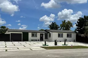 17831 NW 84th Ct, Miami, FL 33015 - Photo 2