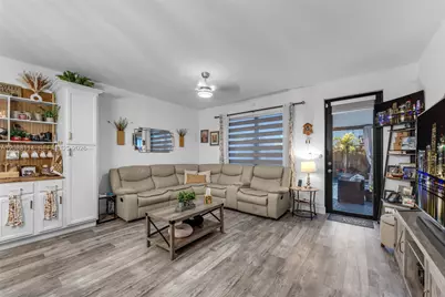 2484 SE 2nd St, Homestead, FL 33033 - Photo 10