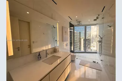 300 Biscayne Boulevard Way #4007W, Miami, FL 33131 - Photo 16