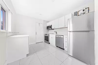 612 NW 10th Ter #A, Fort Lauderdale, FL 33311 - Photo 6