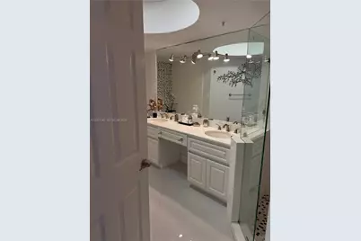6301 Collins Ave #2108, Miami Beach, FL 33141 - Photo 50