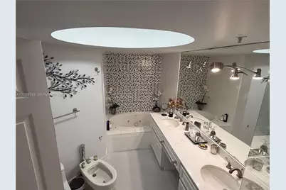 6301 Collins Ave #2108, Miami Beach, FL 33141 - Photo 56