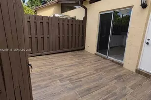 140 Fox Rd, Hollywood, FL 33024 - Photo 1