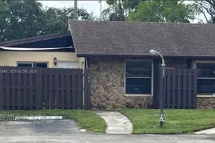 140 Fox Rd, Hollywood, FL 33024 - Photo 2
