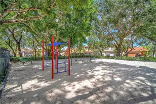 1303 Presidio Dr, Weston, FL 33327 - Photo 56