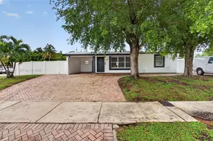 241 NE 45th St, Deerfield Beach, FL 33064 - Photo 1