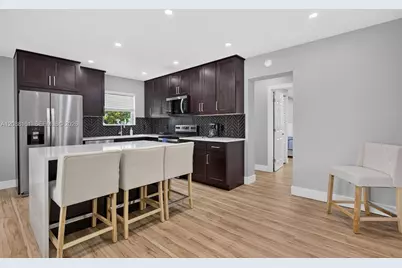 241 NE 45th St, Deerfield Beach, FL 33064 - Photo 14