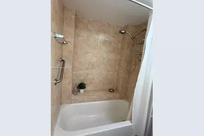 8363 Lake Dr #504, Doral, FL 33166 - Photo 30