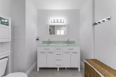 19050 SW 144th Ave, Miami, FL 33177 - Photo 14