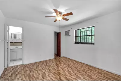 576 NW 147th St #a, Miami, FL 33168 - Photo 8