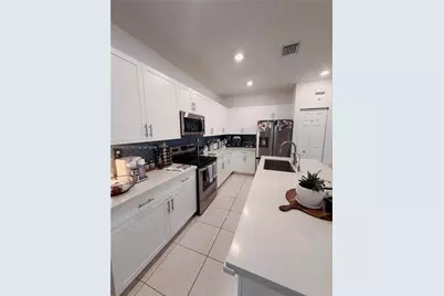 11014 W 35th Ln, Hialeah, FL 33018 - Photo 24