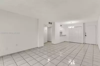 210 Fontainebleau Blvd #410, Miami, FL 33172 - Photo 8