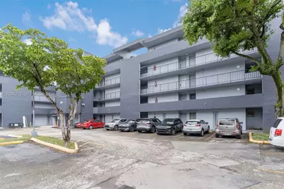 210 Fontainebleau Blvd #410, Miami, FL 33172 - Photo 2