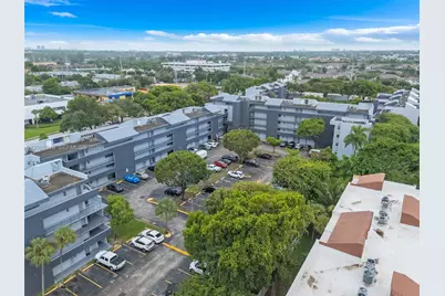 210 Fontainebleau Blvd #410, Miami, FL 33172 - Photo 20
