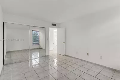 210 Fontainebleau Blvd #410, Miami, FL 33172 - Photo 16