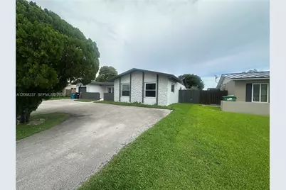 11611 SW 122nd Ave, Miami, FL 33186 - Photo 4