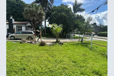 219 NE 141st St, Miami, FL 33161 - Photo 8
