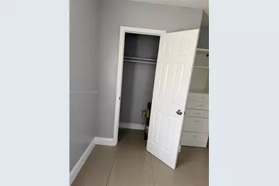 172 NW 12th St #1, Miami, FL 33136 - Photo 8