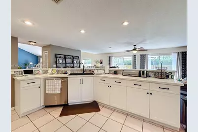 1342 NW 195th Ave, Pembroke Pines, FL 33029 - Photo 30