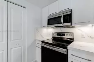 2000 N Bayshore Dr, Miami, FL 33137 - Photo 10