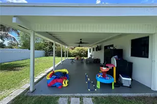 18101 SW 92nd Ave, Palmetto Bay, FL 33157 - Photo 16