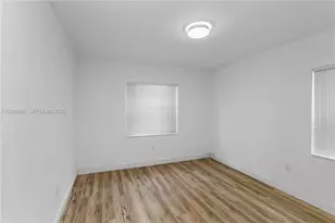 2530 SW 27th St, Miami, FL 33133 - Photo 8