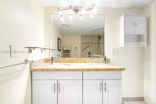 250 174th St, Sunny Isles Beach, FL 33160 - Photo 34