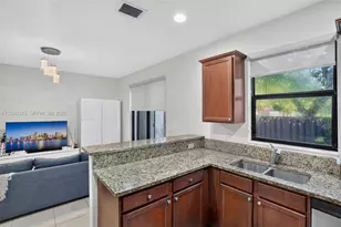 11249 NW 88th Terrace, Doral, FL 33178 - Photo 14