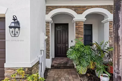 11249 NW 88th Ter, Doral, FL 33178 - Photo 2