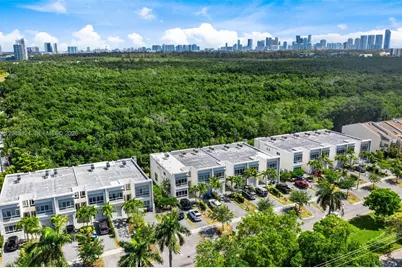 [Address not provided], North Miami, FL 33181 - Photo 32