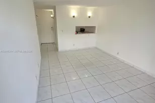 4550 NW 9th St, Miami, FL 33126 - Photo 16