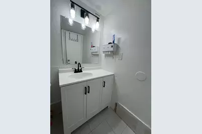 4550 NW 9th St #606E, Miami, FL 33126 - Photo 20