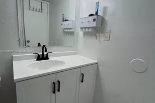 4550 NW 9th St, Miami, FL 33126 - Photo 20