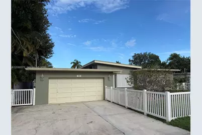800 SW 8th Ter, Fort Lauderdale, FL 33315 - Photo 2