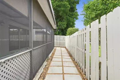 3724 NW 107th Ter, Sunrise, FL 33351 - Photo 40