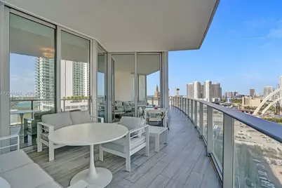 851 NE 1st Ave #1403, Miami, FL 33132 - Photo 2