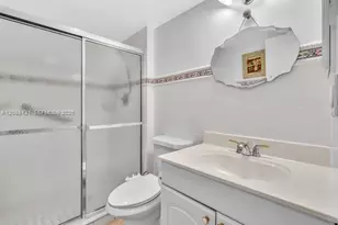 20400 W Country Club Dr, Aventura, FL 33180 - Photo 16