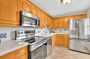 20400 W Country Club Dr, Aventura, FL 33180 - Photo 2