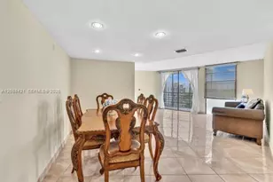 20400 W Country Club Dr, Aventura, FL 33180 - Photo 4